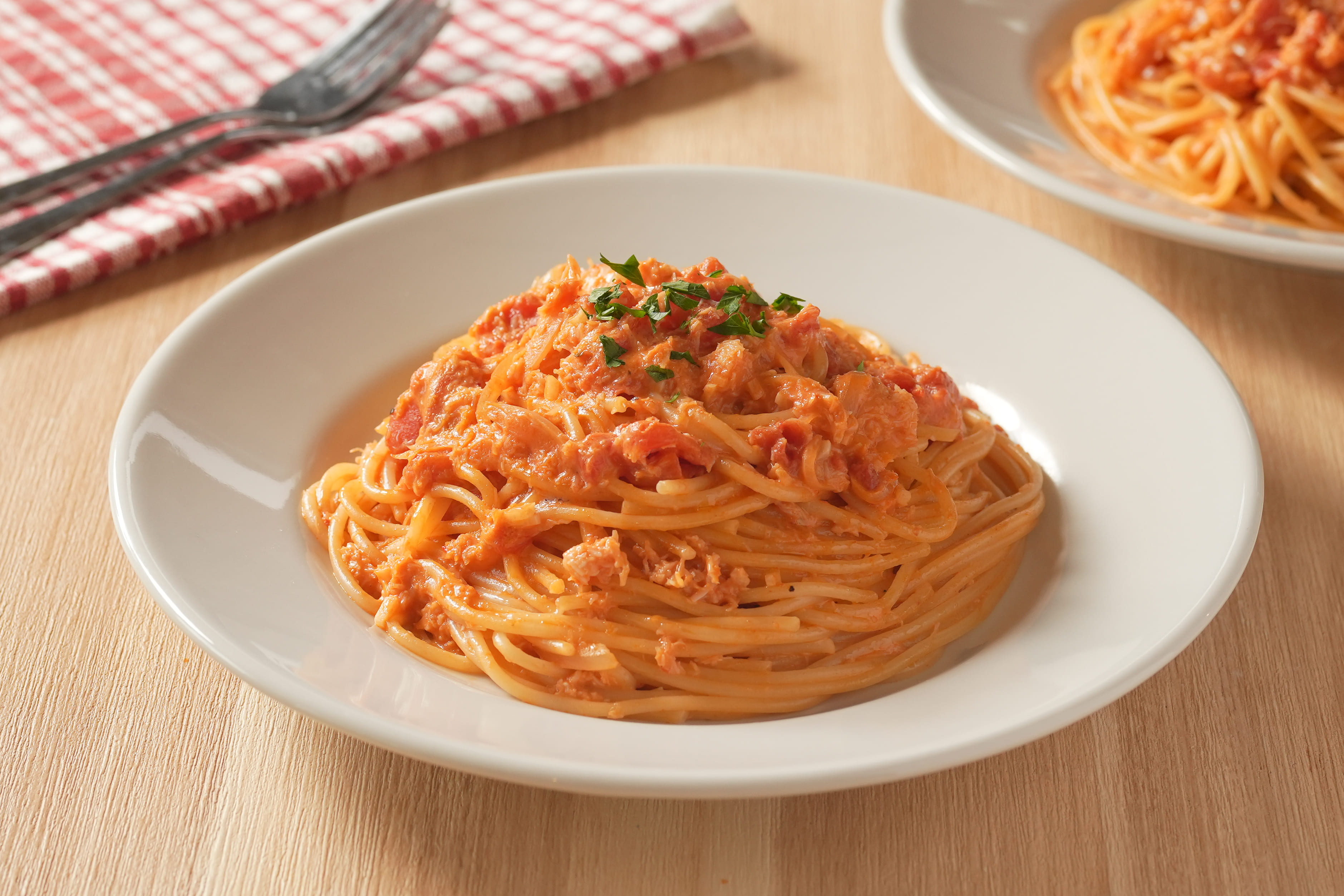 缶詰で簡単かにトマトクリームパスタ